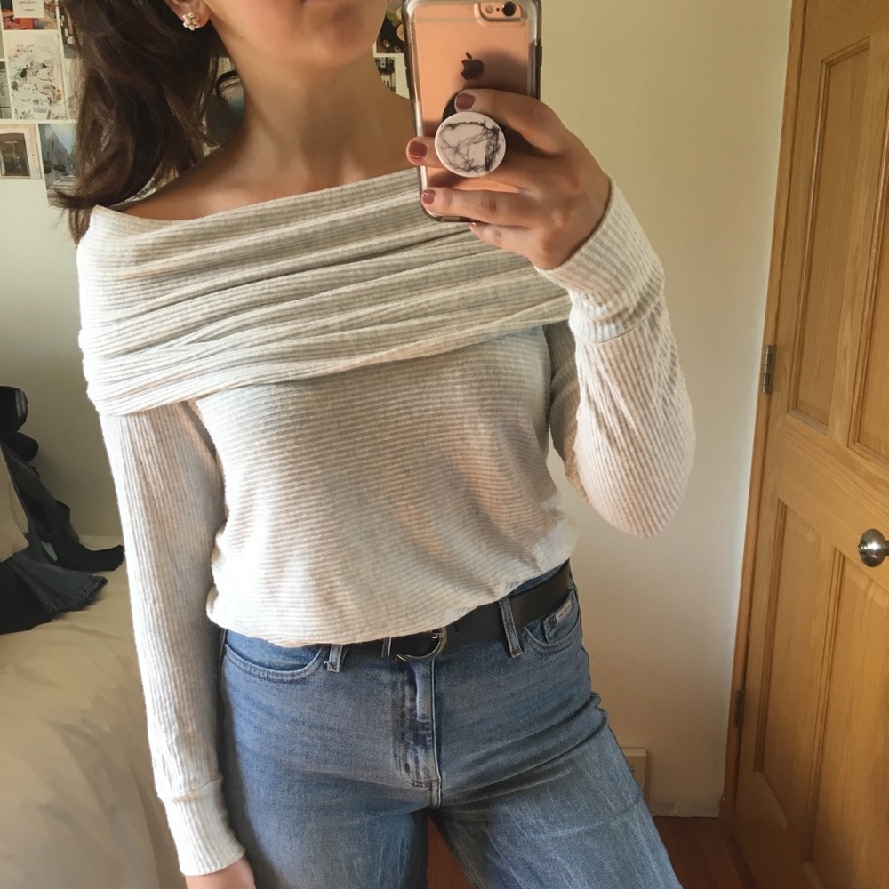 Off-shoulder Sweater Top